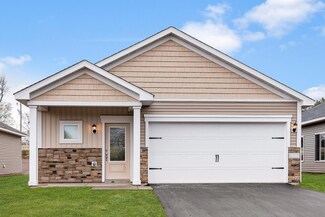 425 Redwood St N, Cambridge, MN 55008