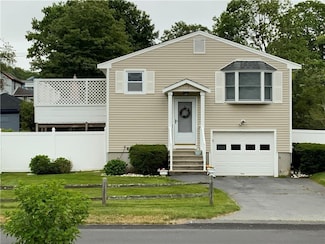 173 Center Ave, Middletown, RI 02842