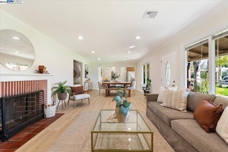 1455 Grove Way, Concord, CA 94518