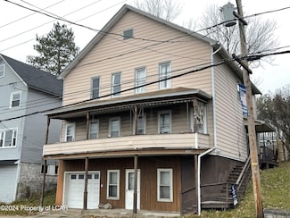 621 Main St, Richmondale, PA 18421