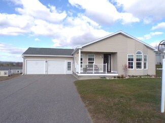 1 Eagle Nest Dr, Franklin, NH 03235