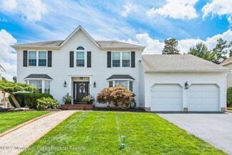 31 Cambridge Dr, Howell, NJ 07731
