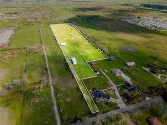 2313 Shanks Rd, Angleton, TX 77515