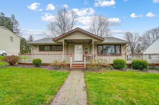 122 N Liberty St, Delaware, OH 43015