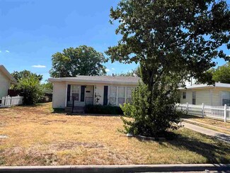 320 Bluebonnet Dr, Wichita Falls, TX 76301