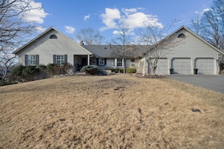 18980 Ellie Ln, Eden Prairie, MN 55346