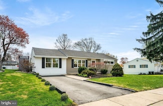 2229 Springhouse Ln, Aston, PA 19014