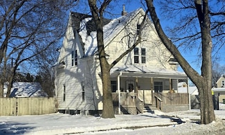 411 4th Ave, Charles City, IA 50616