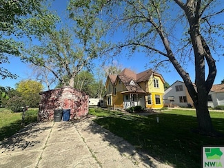 223 N Main St, Paullina, IA 51046