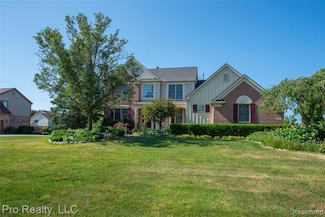 4233 Holly Ln, Rochester, MI 48306