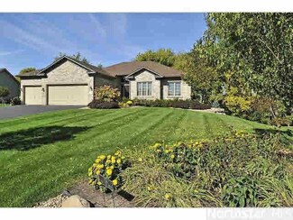 8256 8256 Pondview Dr, Minnetrista, MN 55375