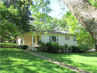 202 Ruby St, Bridge Port, AL 35740