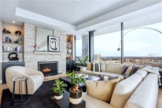 700 W 31st St Unit 1104, Kansas City, MO 64108