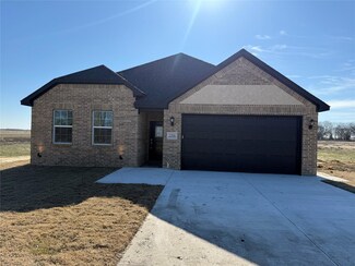 750 Section House Rd, Ennis, TX 75119