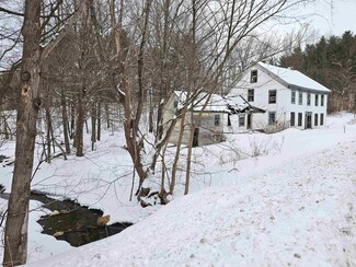 339 S Stream Rd, Pownal, VT 05261