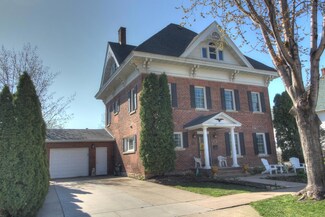 407 W Center St, Lake City, MN 55041