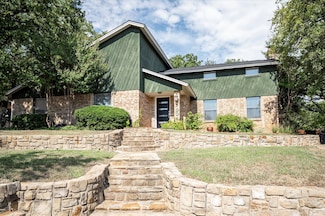 1004 Rosewood Ct, Euless, TX 76039