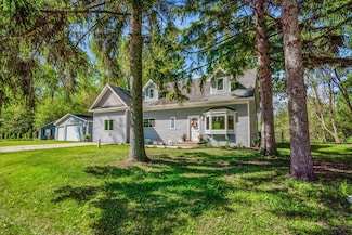 2425 W Riverside Dr, McHenry, IL 60050