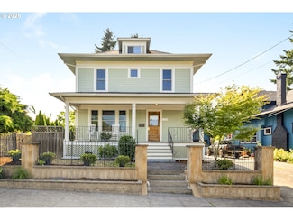 7015 N Moore Ave, Portland, OR 97217