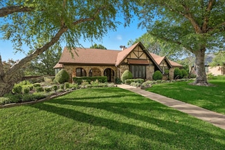 1820 Wimbleton Dr, Bedford, TX 76021