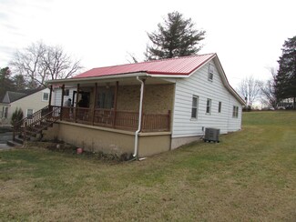 7540 Brandon Rd, Fairlawn, VA 24141