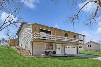 117 Meadow Cir N, Burnsville, MN 55337
