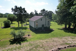 20 Easy Ln, Louisburg, MO 65685