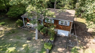 48 Cooper Rd, Oak Ridge, NJ 07438