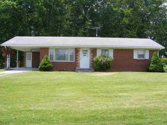952 Christiansburg Pike NE, Floyd, VA 24091