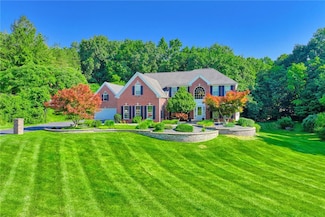7650 Pine Tree Dr, Victor, NY 14564