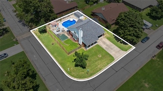 2801 SE 3rd St, Bentonville, AR 72712