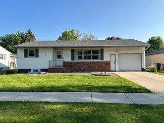 209 E Barck Ave, Luverne, MN 56156
