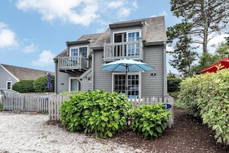 5 Hydrangea Ln, Mashpee, MA 02649