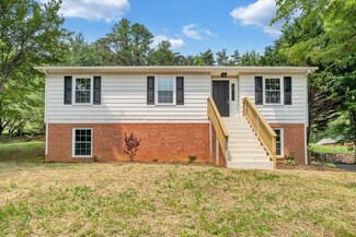 1632 Haymakertown Rd, Troutville, VA 24175