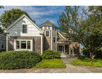 19 Woodbury St, Beverly, MA 01915