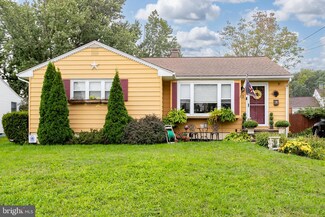 12 Kilmer Dr, Ewing, NJ 08638