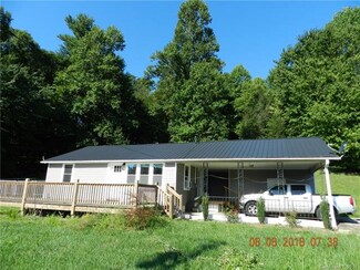 130 Andrews Rd, Zirconia, NC 28790