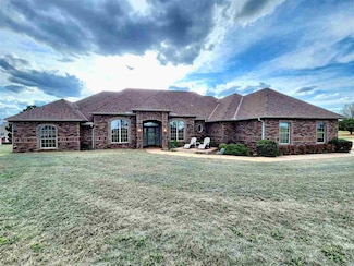 2 NW Burr Oak Dr, Lawton, OK 73507
