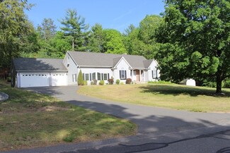 2 Hunters Ridge Cir, Southwick, MA 01077