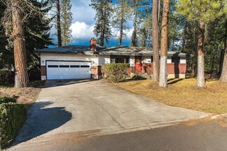 1017 E Greenleaf Dr, Spokane, WA 99208