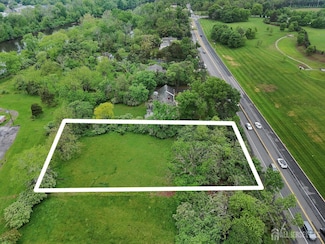 964 River Rd, Piscataway, NJ 08854