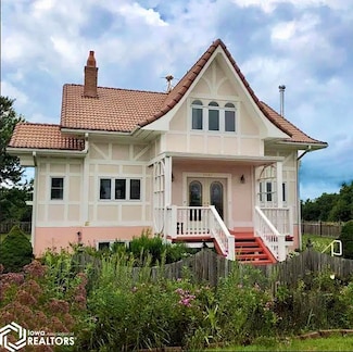 1961 Sunrise Dr, Fairfield, IA 52556