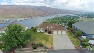 2530 Valleyview Dr, Clarkston, WA 99403