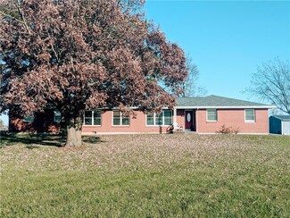 5038 N Highway 13, Hamilton, MO 64644