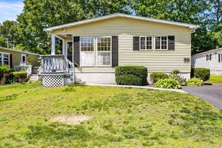 66 Leisurewoods Dr, Rockland, MA 02370