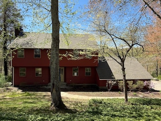 67 Flanders Rd, Woodbury, CT 06798