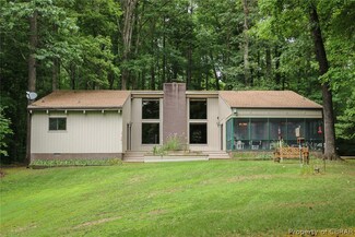 158 Skye Dr, Weems, VA 22576