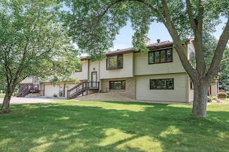 8735 Goldenrod Ln N, Maple Grove, MN 55369