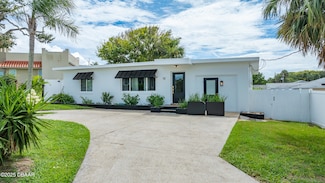 18 Bridgeport Rd, Daytona Beach, FL 32118
