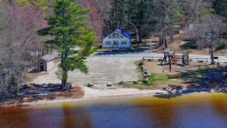 676 S High St, Bridgton, ME 04009